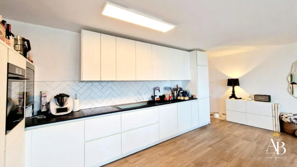 Exklusiv: Modernes Apartment mit Blick auf den See und die Berge/ Arzier-L-Muids