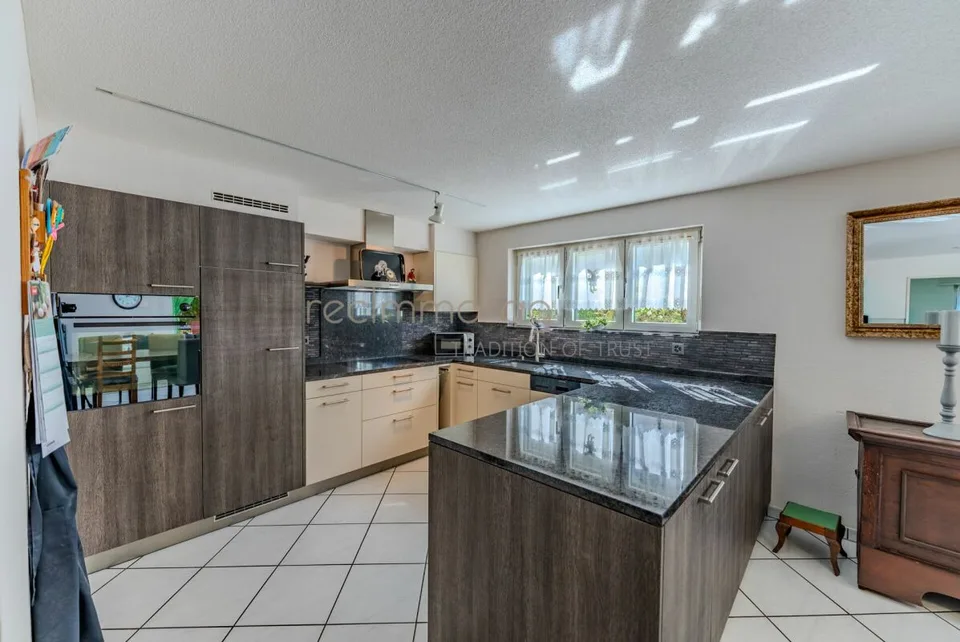 Exklusive 4.5-Zimmer-Gartenwohnung mit grosszügigem Aussenbereich