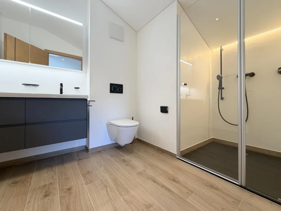 Chalet neuf à Lens (Crans-Montana) à vendre – Vue panoramique, 5 pièces, ensoleillement exceptionnel – foto 20 di 26