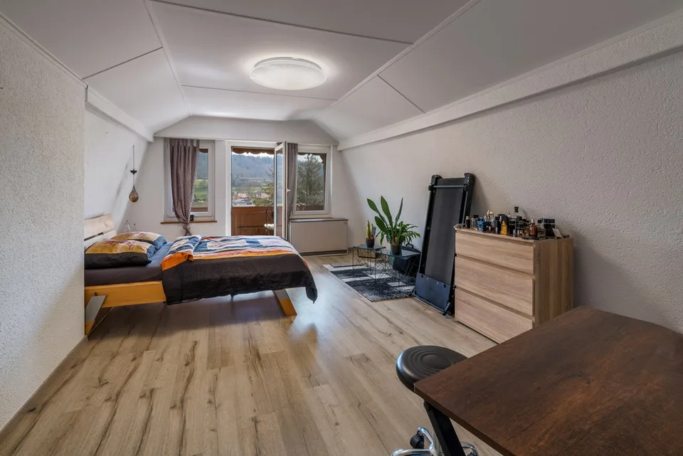 Gebäude mit 6 Wohnungen