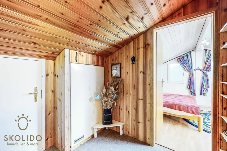 Gepflegtes und modernisiertes Chalet mit Einliegerwohnung und Traumausblick – Foto 13 von 13