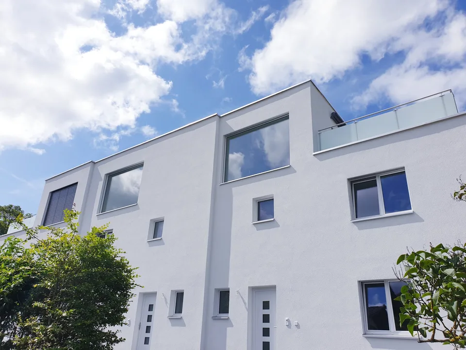 À vendre à Delémont maison moderne de 5.5 pièces avec jardin
