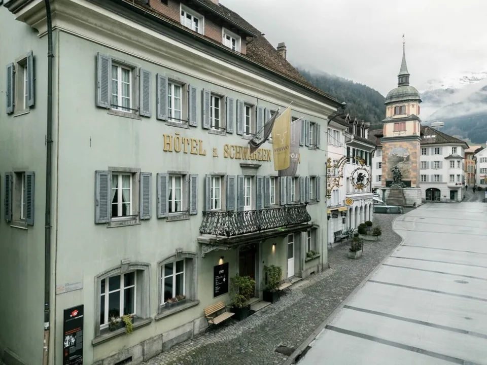Hotel Restaurant Zum Schwarzen Löwen in Altdorf