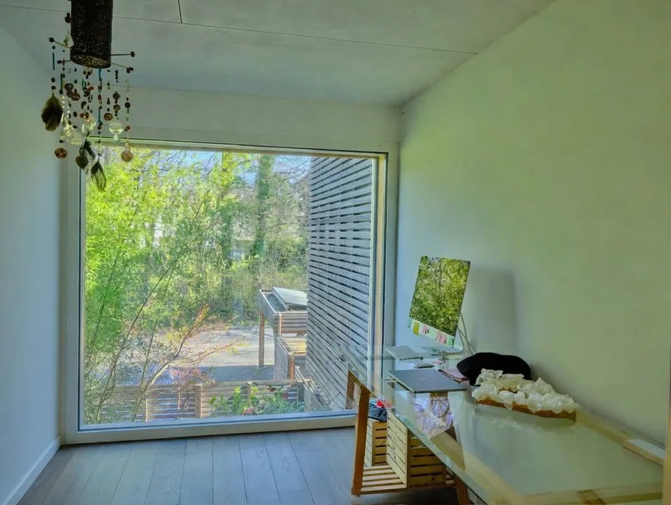 Sehr schönes zeitgenössisches Stadthaus mit einem wunderbaren japanischen Garten – Foto 11 von 13