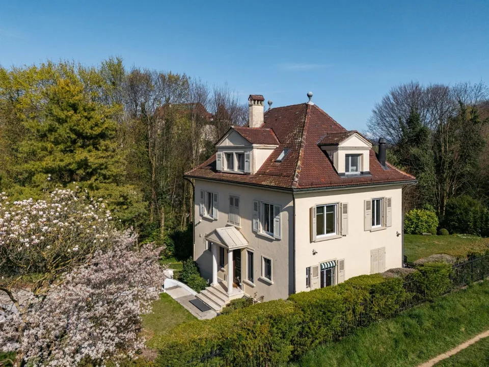 Eine außergewöhnliche Residenz in Seenähe