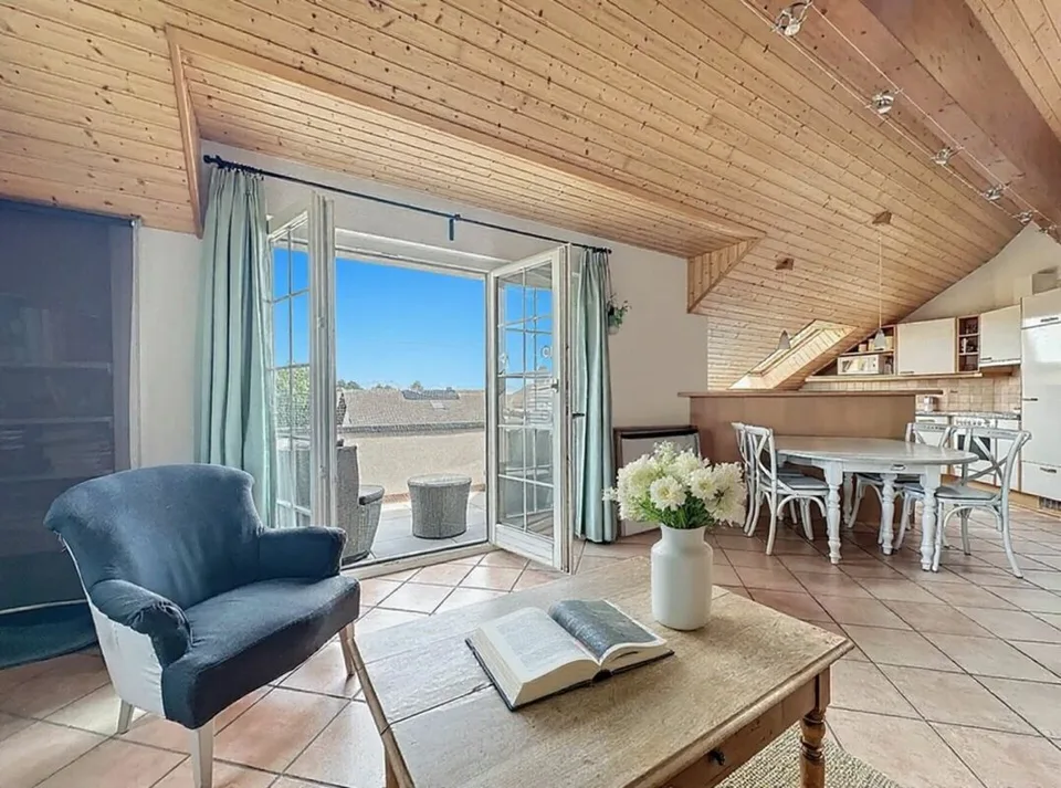 APPARTEMENT EN DUPLEX DE   5 PIÈCES AVEC BALCON ET PLACES DE PARC INTÉRIEURE ET EXTÉRIEURE