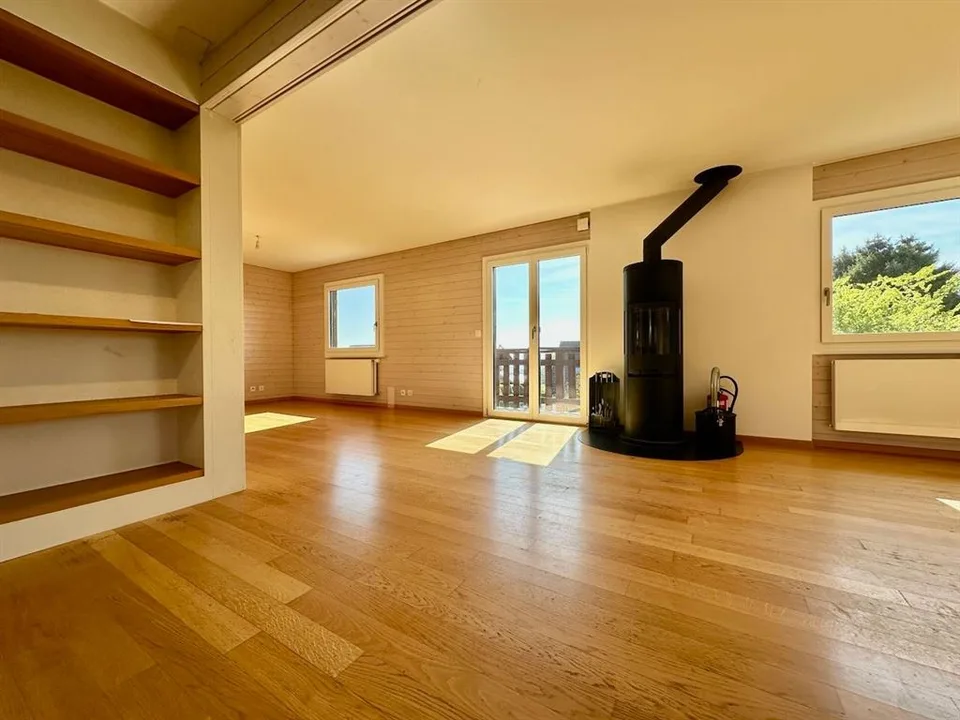 Einfamilienhaus nur einen Steinwurf vom Dorfzentrum entfernt und in absoluter Ruhe