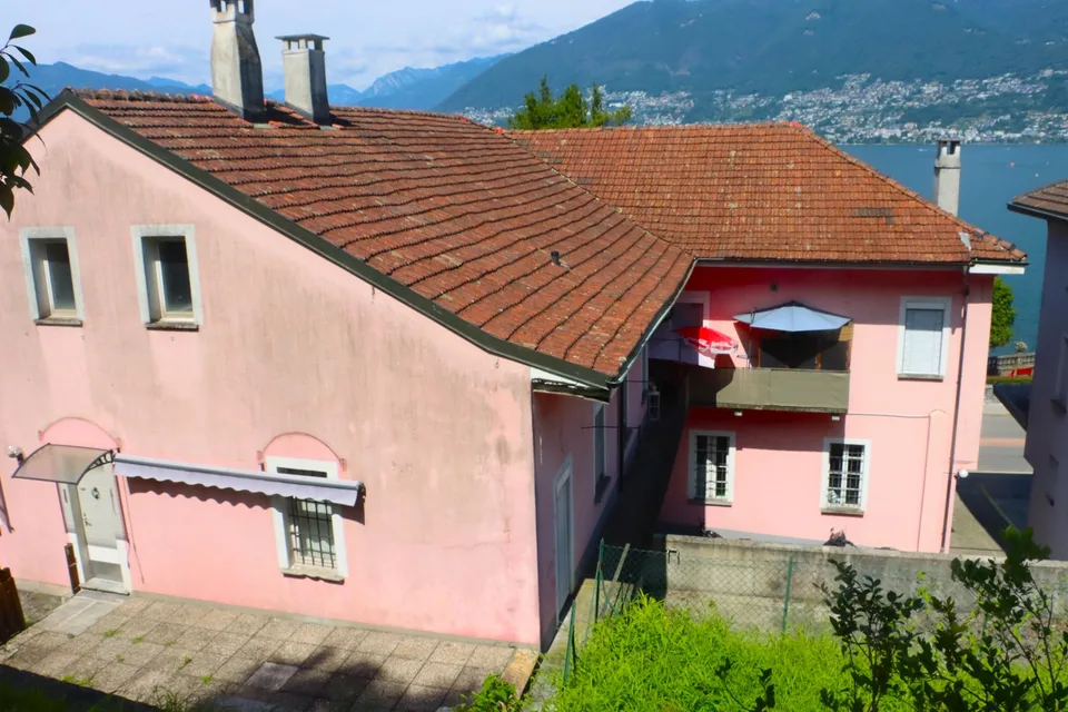 Propriété imposante avec potentiel de développement
