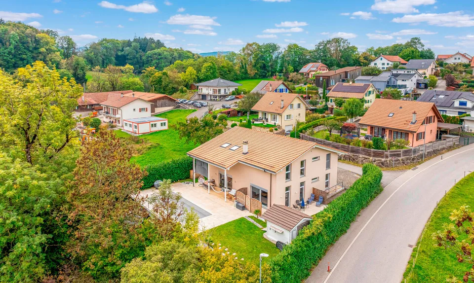 Exclusif : Grande villa de 3 logements avec piscine