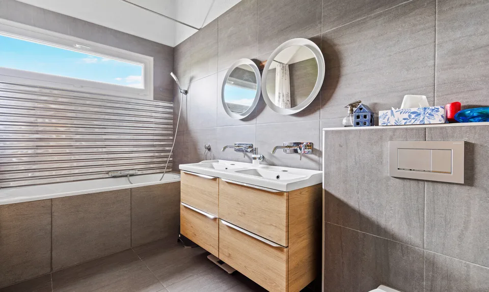 Exclusif : Grande villa de 3 logements avec piscine – photo 10 sur 11
