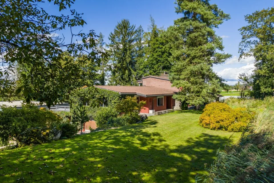 Villa per spiriti liberi e artisti della vita su 10.000 m² tra Zurigo e Zug – foto 11 di 13