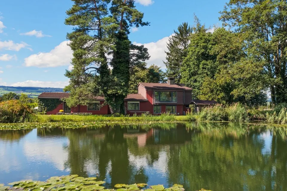 Villa für Freigeister und Lebenskünstler auf 10'000 m² zwischen Zürich und Zug