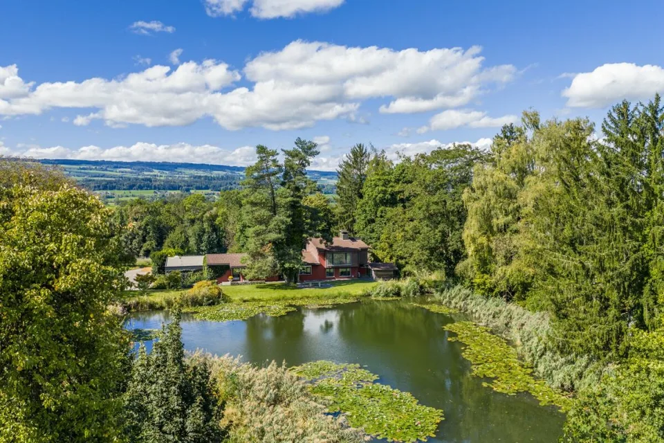 Villa für Freigeister und Lebenskünstler auf 10'000 m² zwischen Zürich und Zug