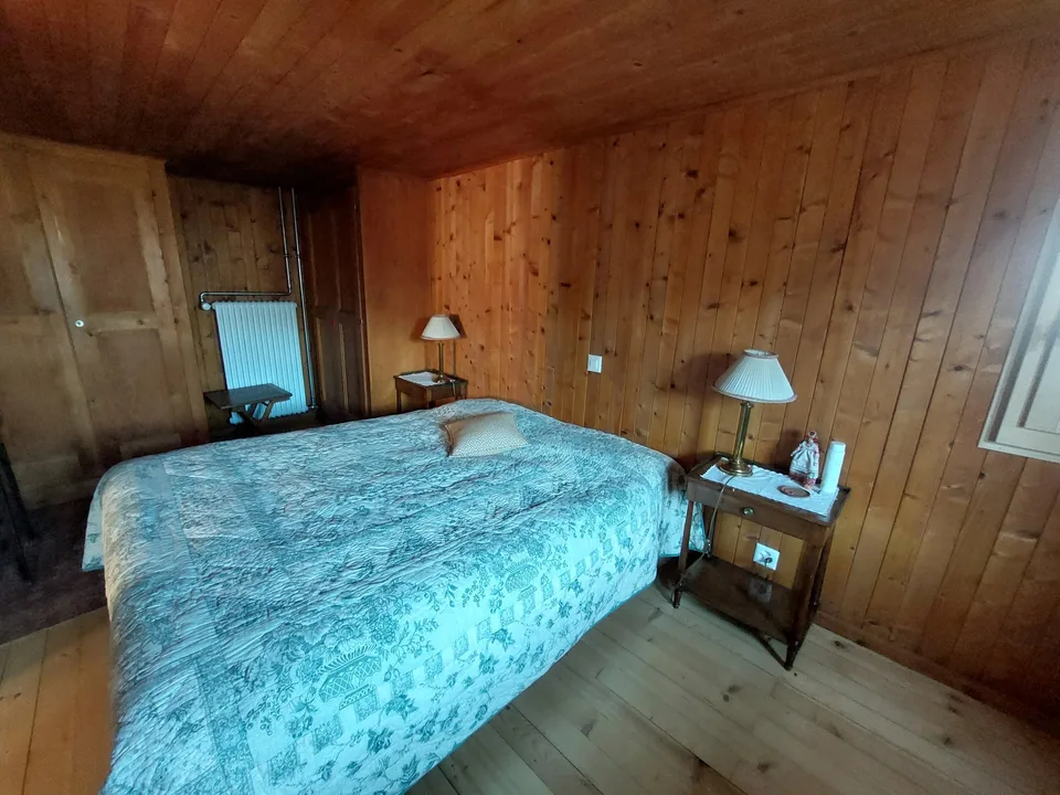 Charmanter Apartment teilweise renoviert im Herzen des Dorfes Lens