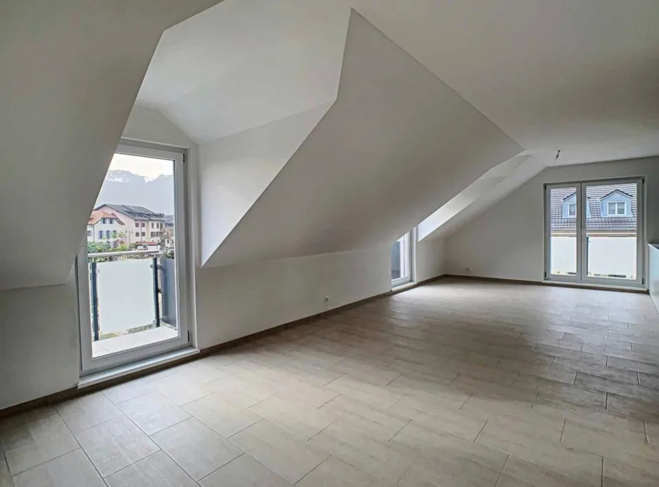 Wunderschöne 5,5-Zimmer-Duplexwohnung neben dem Krankenhaus