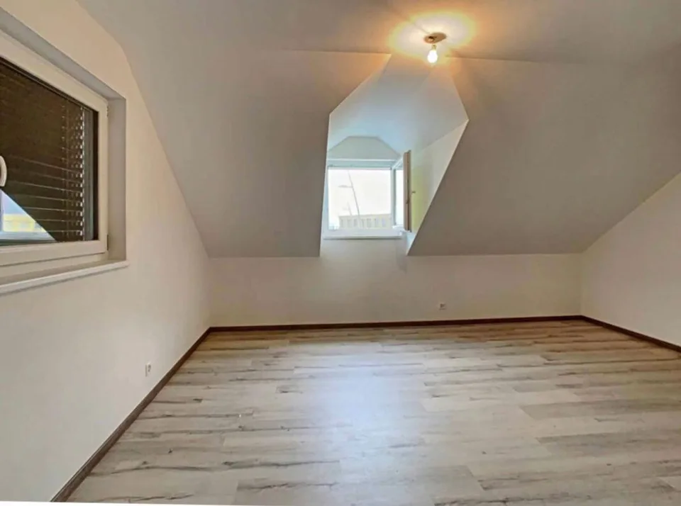 Wunderschöne 5,5-Zimmer-Duplexwohnung neben dem Krankenhaus