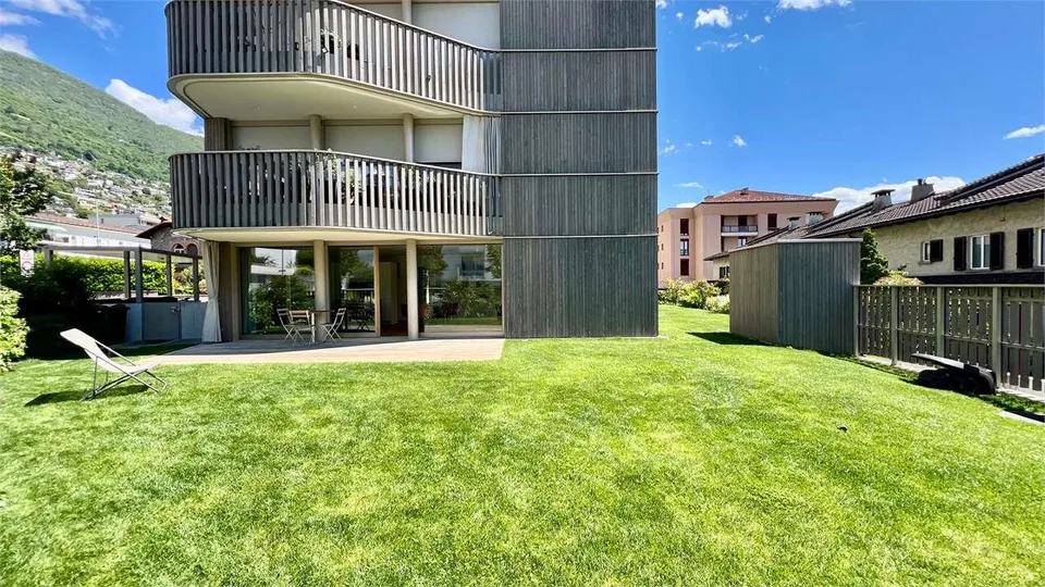 Minusio - Neues Apartment mit großem Garten und Seeblick