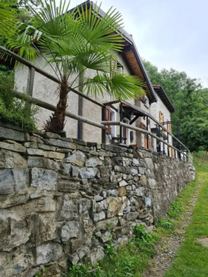 Fantastico Rustico di 2.5 locali nella Valle di Muggio - romantico, completamente arredato, pronto per essere abitato immediatamente