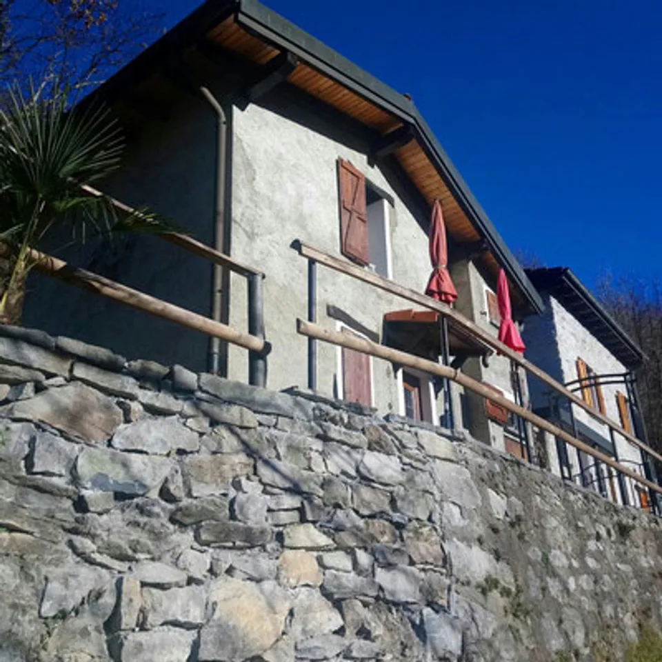 Fantastico Rustico di 2.5 locali nella Valle di Muggio - romantico, completamente arredato, pronto per essere abitato immediatamente