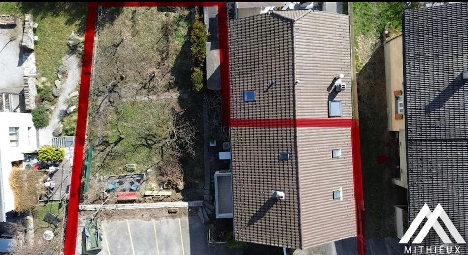 Le Charme de Châtaignier : Maison villageoise à fort potentiel et vue dégagée