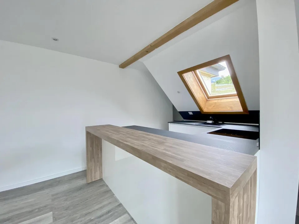 Attique-Loft entièrement rénové – foto 22 di 26