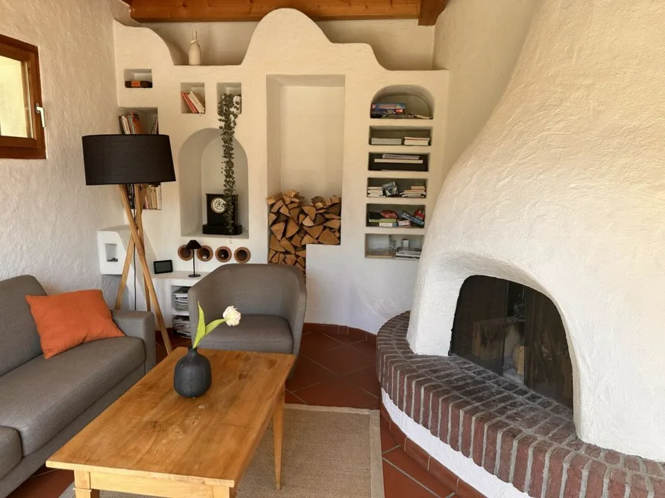 Casa unifamiliare di 8 ½ stanze con appartamento di 1 ½ stanza in una posizione residenziale idilliaca con vista magnifica
