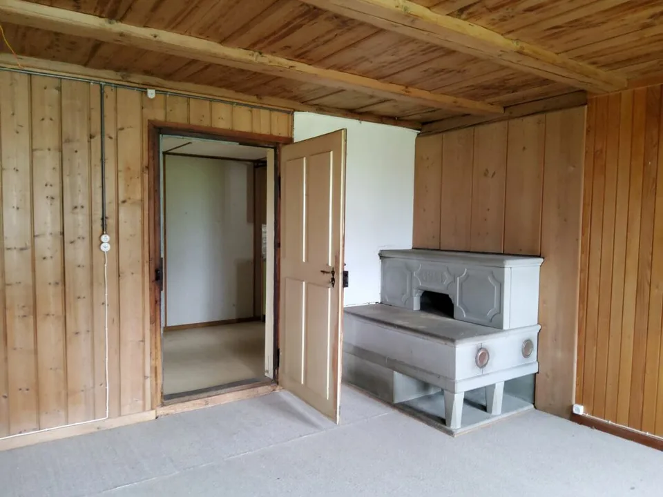 Ex fattoria con riserva di terreno edificabile e obbligo architettonico – foto 9 di 13