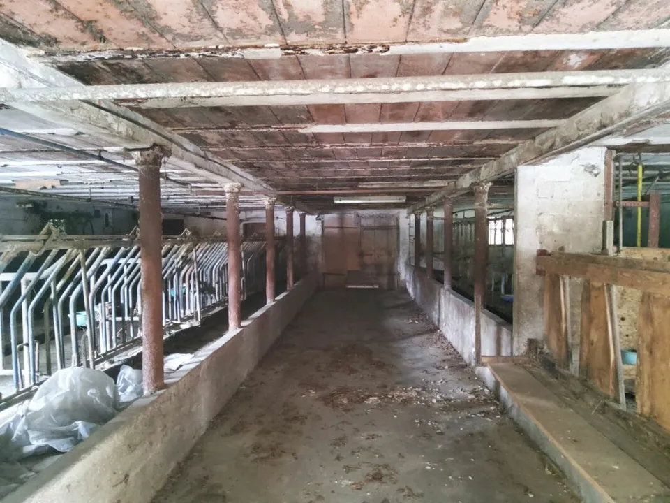 Ex fattoria con riserva di terreno edificabile e obbligo architettonico – foto 12 di 13