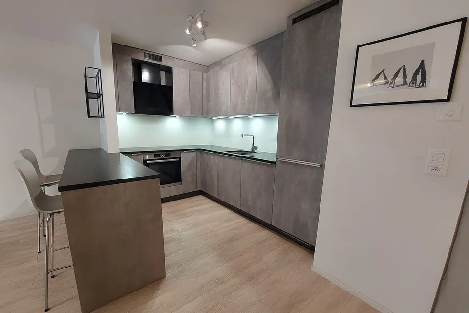 Appartamento moderno di 3,5 locali con terrazza e garage