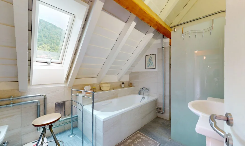 Einzigartige private Residenz in St-Imier - Selbsttragende Investition – Foto 10 von 11