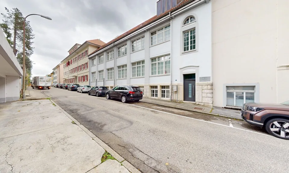 Einzigartige private Residenz in St-Imier - Selbsttragende Investition