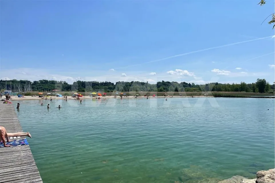 Freizeitgrundstück in Caravaning-Gebiet Ideale Lage südlich des Neuenburgersees