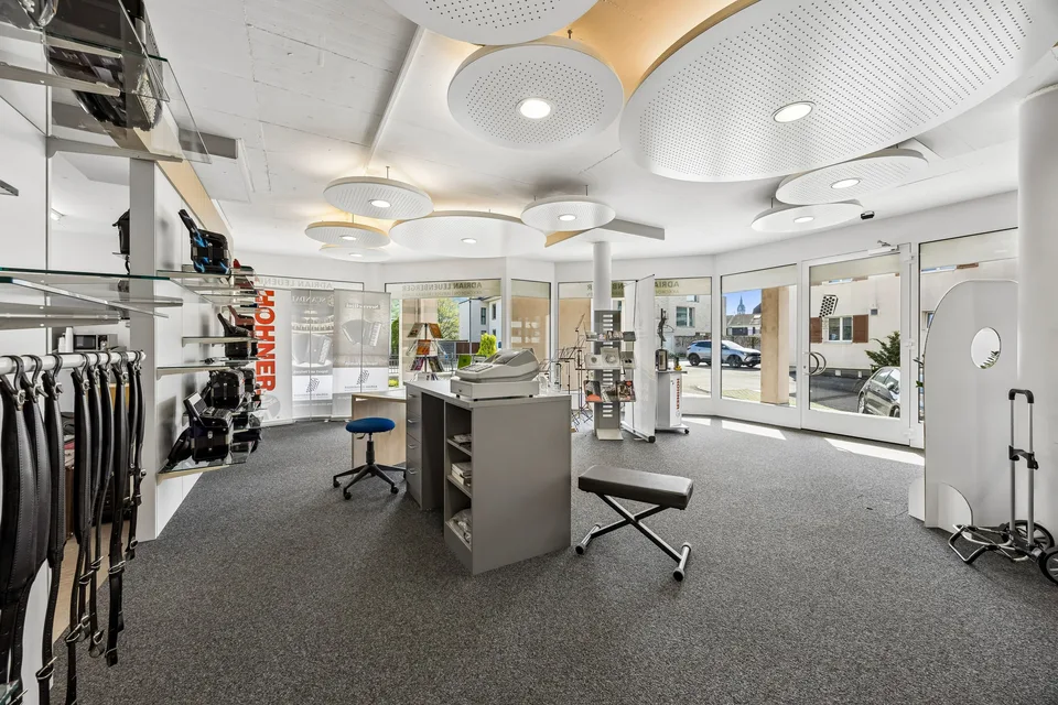 Espace de vente central de 128 m² à Dagmersellen - Achat attractif