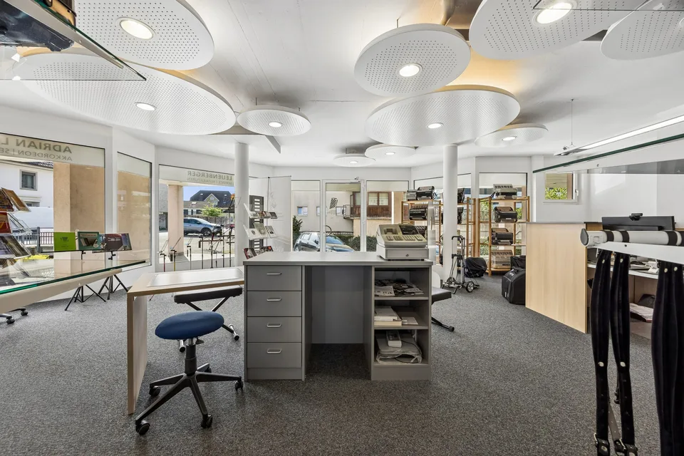 Espace de vente central de 128 m² à Dagmersellen - Achat attractif