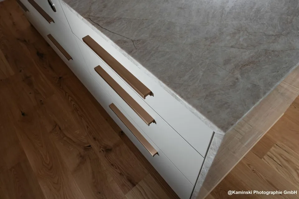 Stilvolle 4.5-Zimmer-Gartenwohnung in edler Holz-Hybrid-Bauweise – Foto 7 von 13