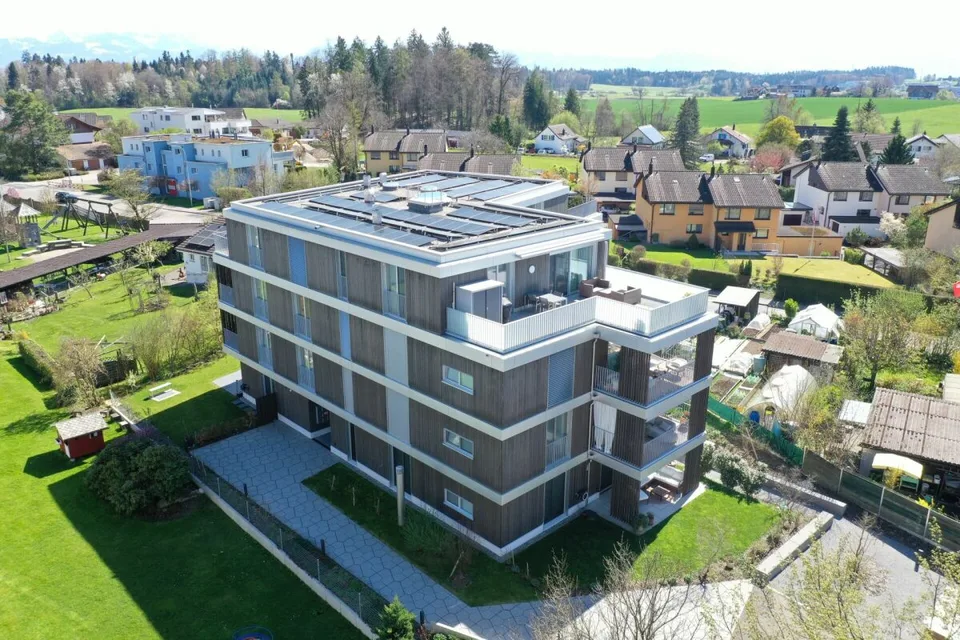 Appartement de jardin 4,5 pièces élégant dans une construction hybride en bois noble