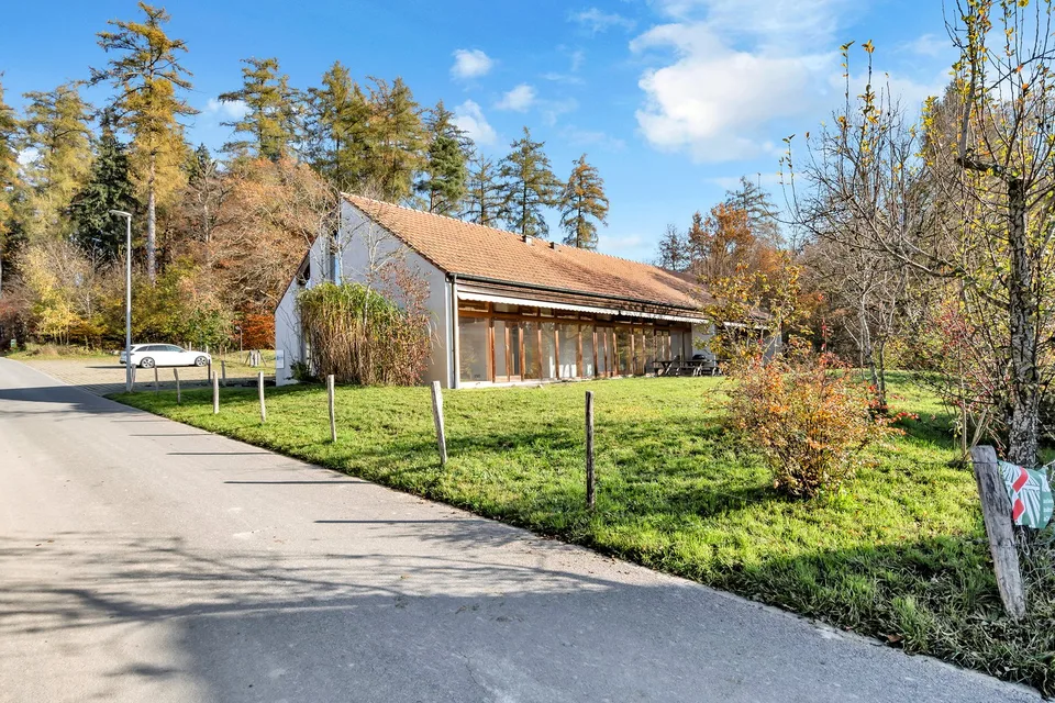 Multifunktionales Gebäude oder Bauland für Wohnnutzung