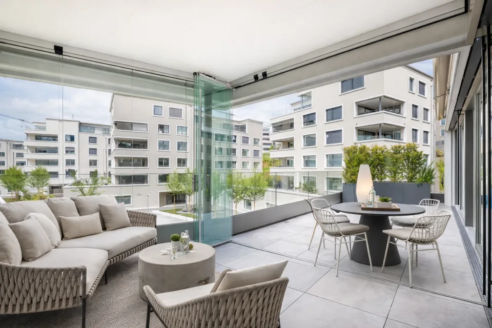 Penthouse première occupation à Wil SG. Lumière, espace et deux terrasses au plus haut niveau – photo 10 sur 13