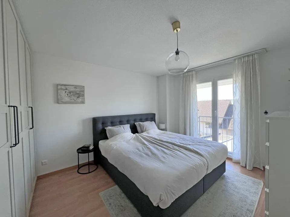 Vivre avec cœur : Maison d'angle élégante dans un quartier familial calme