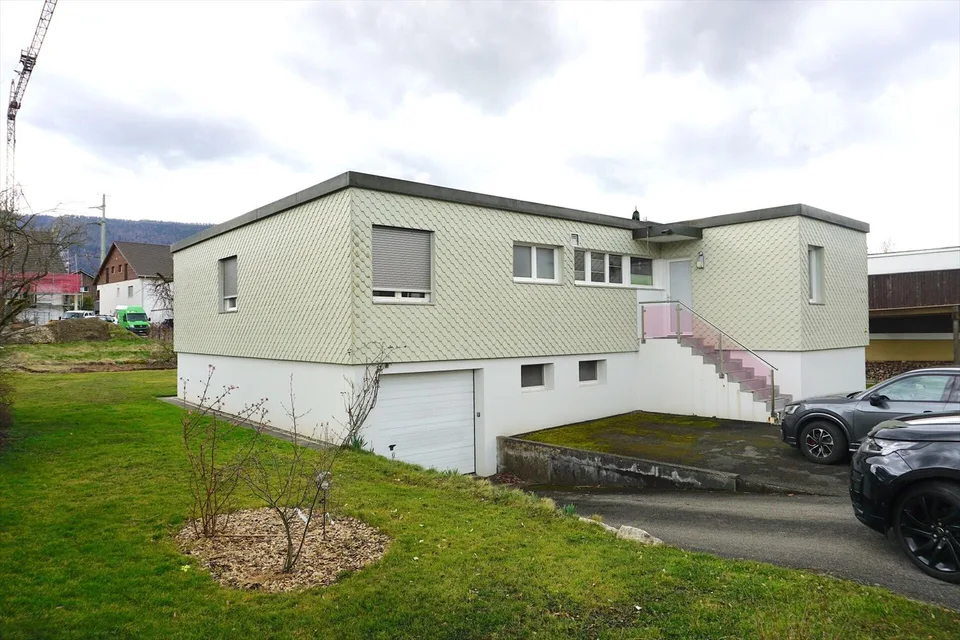 ARI-231 Casa indipendente ristrutturata di 5,5 locali su un terreno di 760 m2