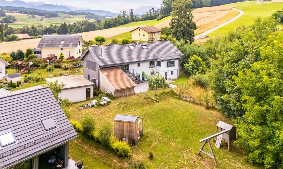 FATTORIA RINNOVATA CON SPAZIO ABITATIVO INDIPENDENTE E TERRENO IN PERMACULTURA
