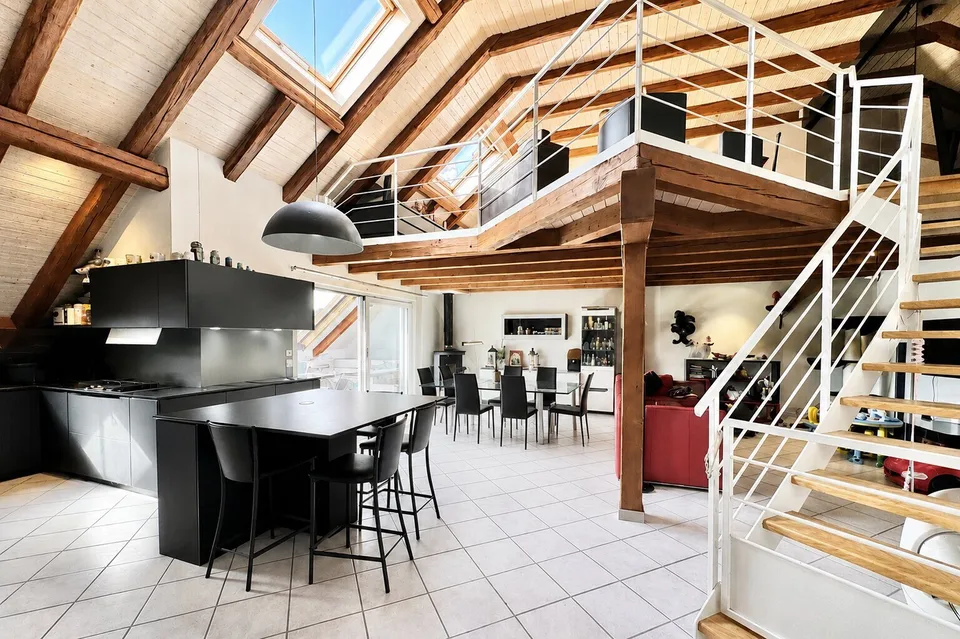 Zu verkaufen, wunderschönes Duplex mit Schwimmbad in Courtételle