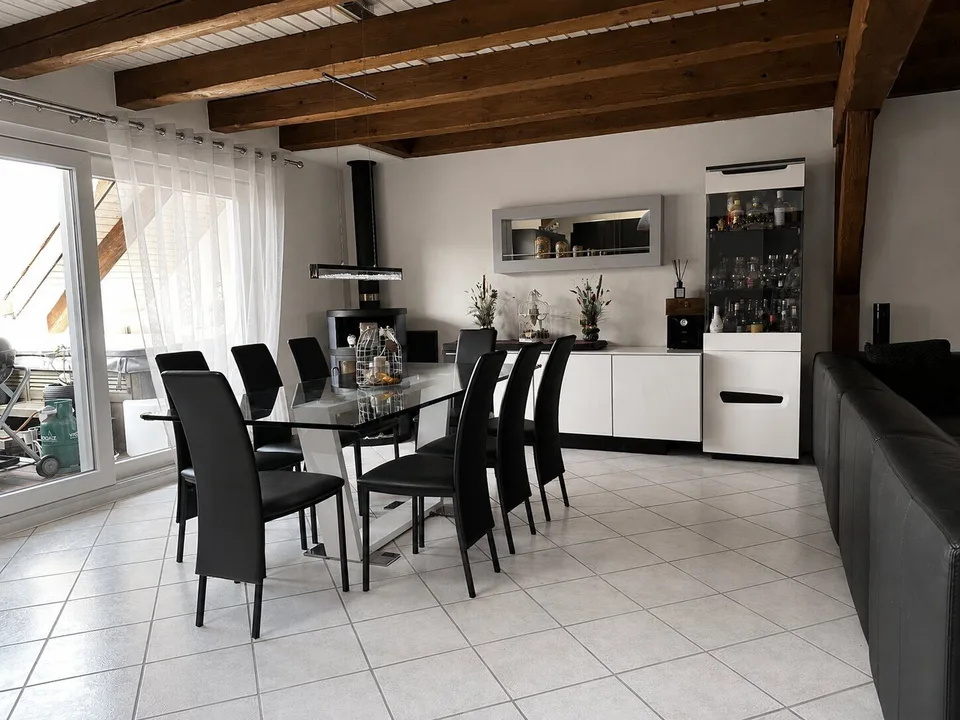 Zu verkaufen, wunderschönes Duplex mit Schwimmbad in Courtételle