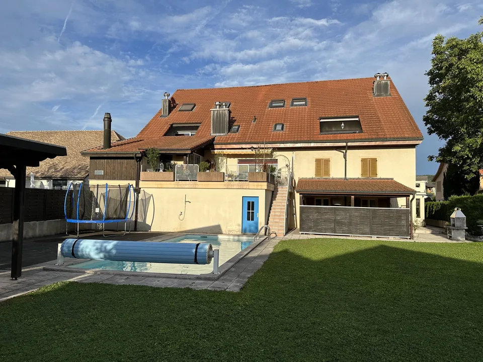 À vendre magnifique duplex de standing avec piscine à Courtételle