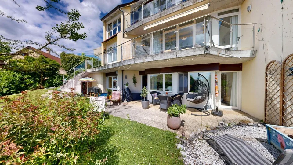 Ideale Villa für Familie mit unabhängiger 2-Zimmer-Wohnung