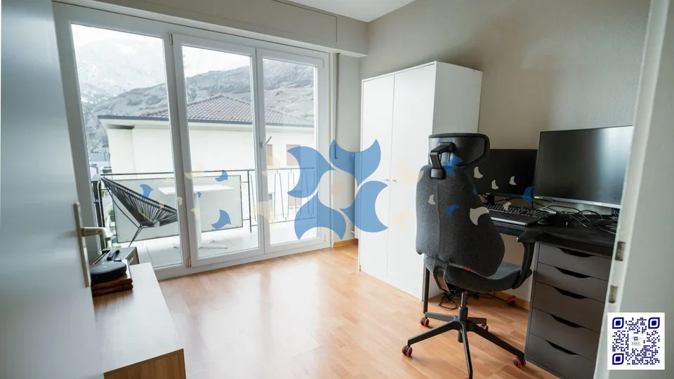 Wunderschöne renovierte 4,5-Zimmer-Penthouse mit Balkonen, Garten und Garage - Vétroz