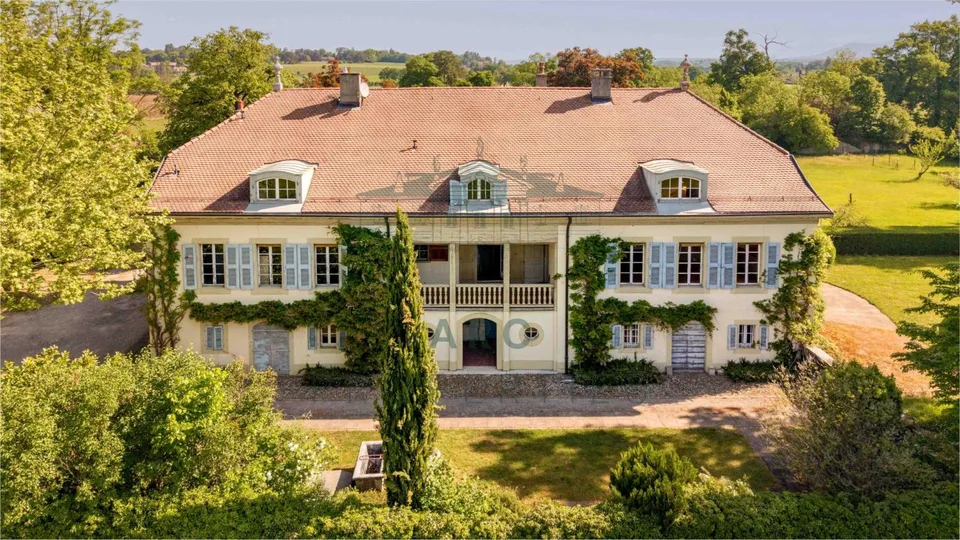 VANDÖUVRES - MANOR HOUSE ON A LARGE PLOT OF OVER 10,000 M2