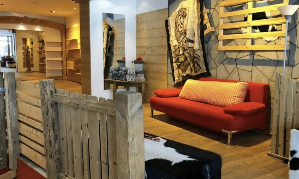 Lokales Geschäft 300 m2 im Zentrum von Montana