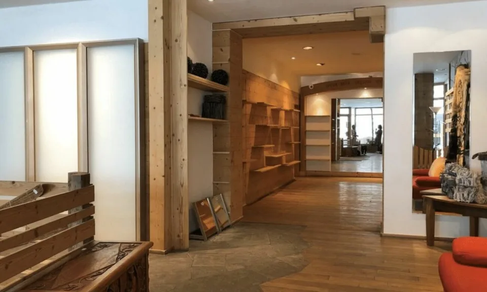 Lokales Geschäft 300 m2 im Zentrum von Montana