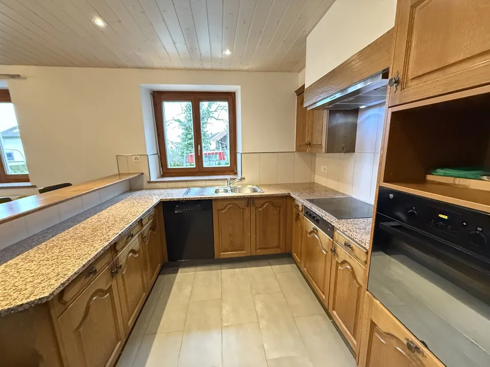 Casa di villaggio in vendita con 2 appartamenti a Charmoille